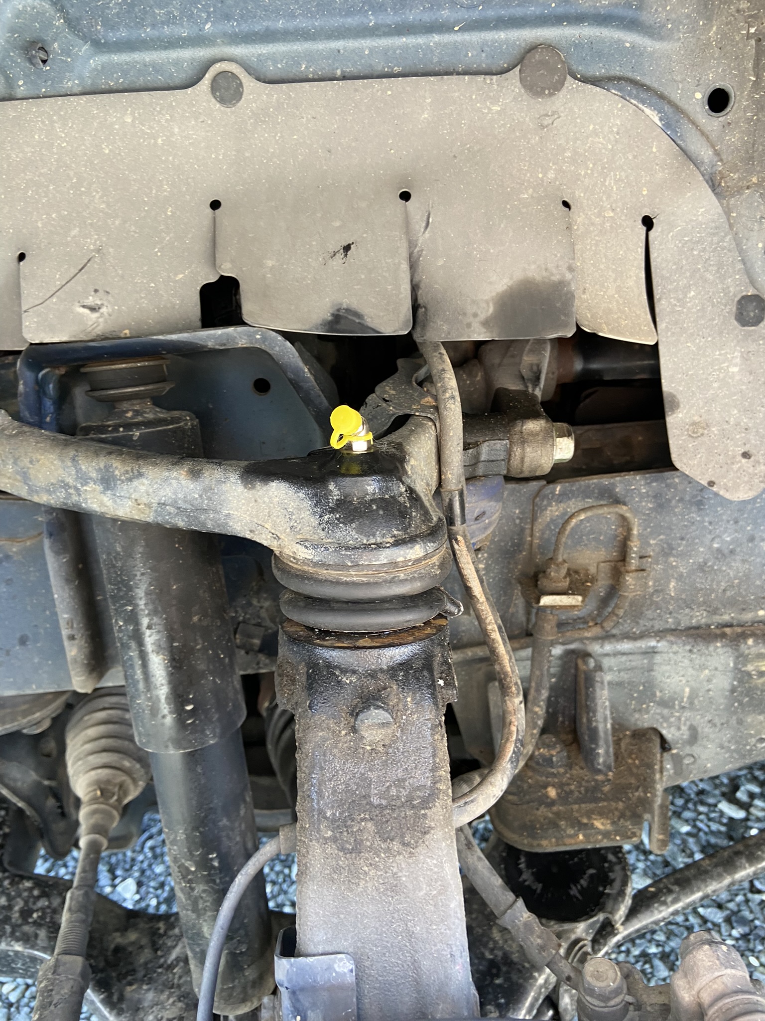 ハイエースの足回りの異音を修理する 0系 ガレージを考える